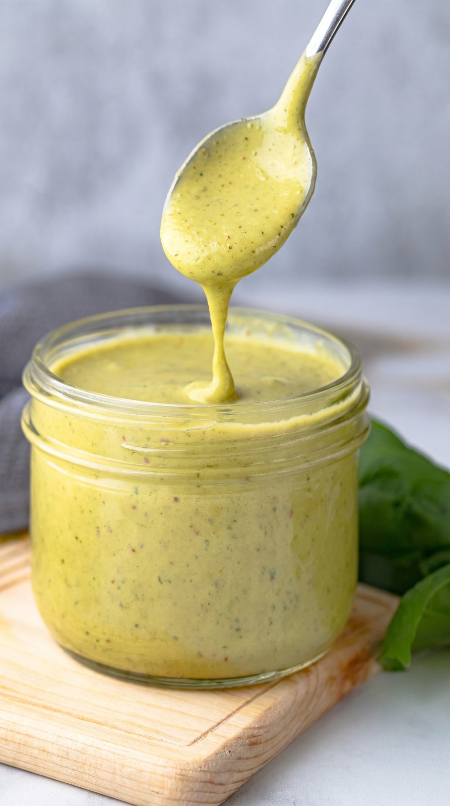 Creamy Basil Salad Dressing